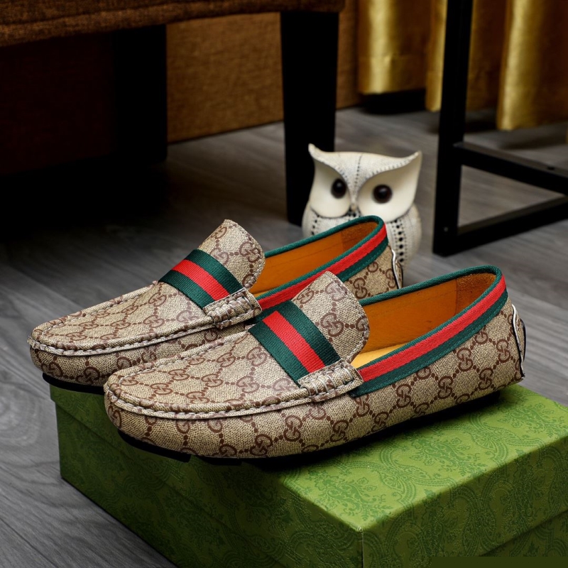 G*u*i leather shoes